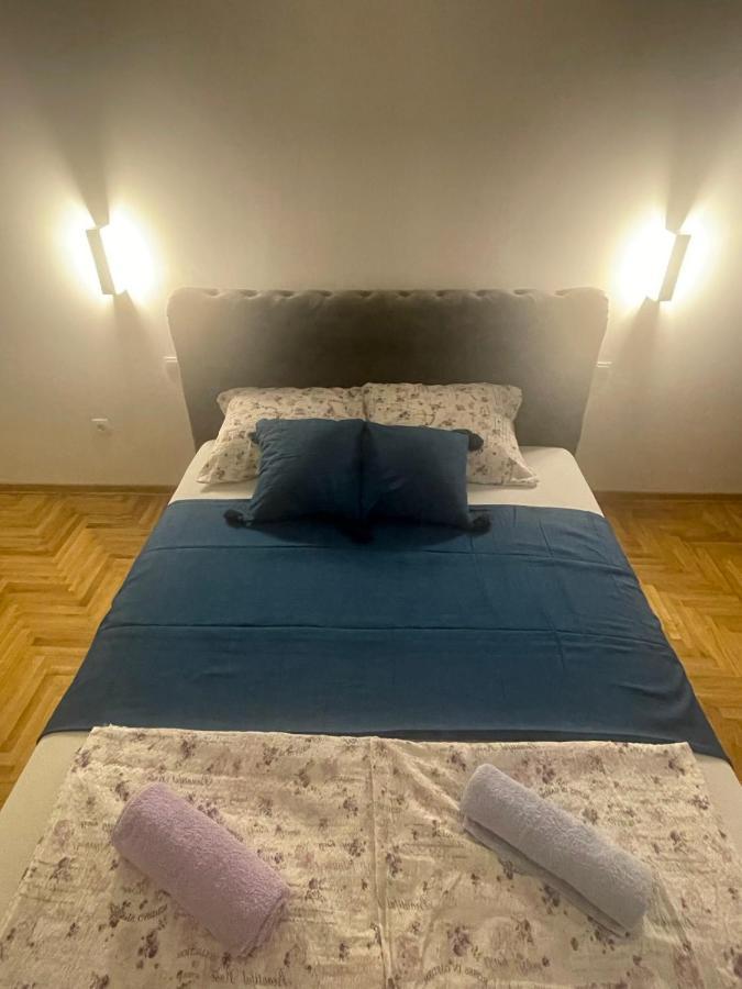 Vmaks Apartman Valentina Vodnika Daire Novi Sad Dış mekan fotoğraf