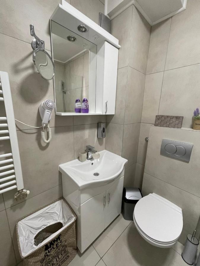 Vmaks Apartman Valentina Vodnika Daire Novi Sad Dış mekan fotoğraf