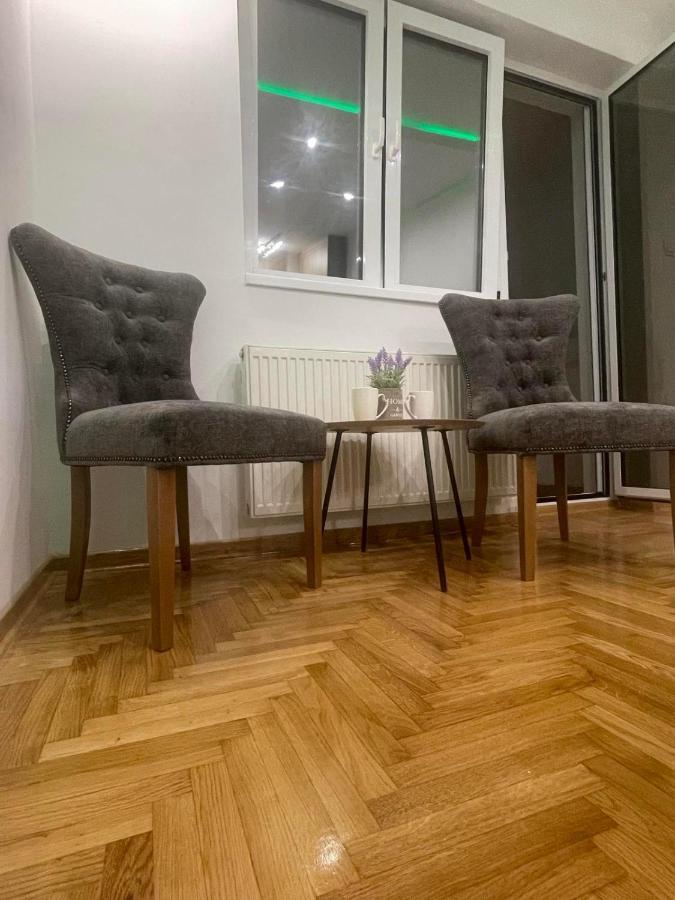 Vmaks Apartman Valentina Vodnika Daire Novi Sad Dış mekan fotoğraf