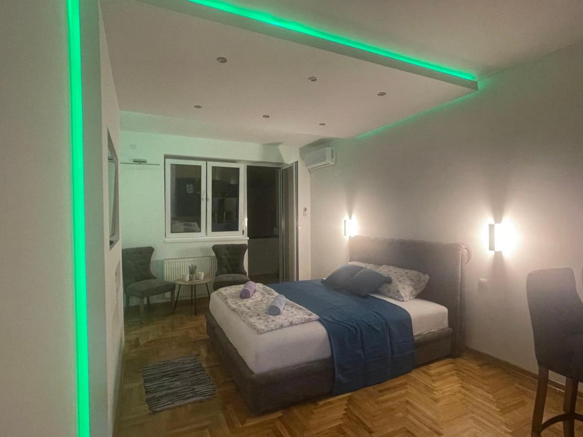 Vmaks Apartman Valentina Vodnika Daire Novi Sad Dış mekan fotoğraf